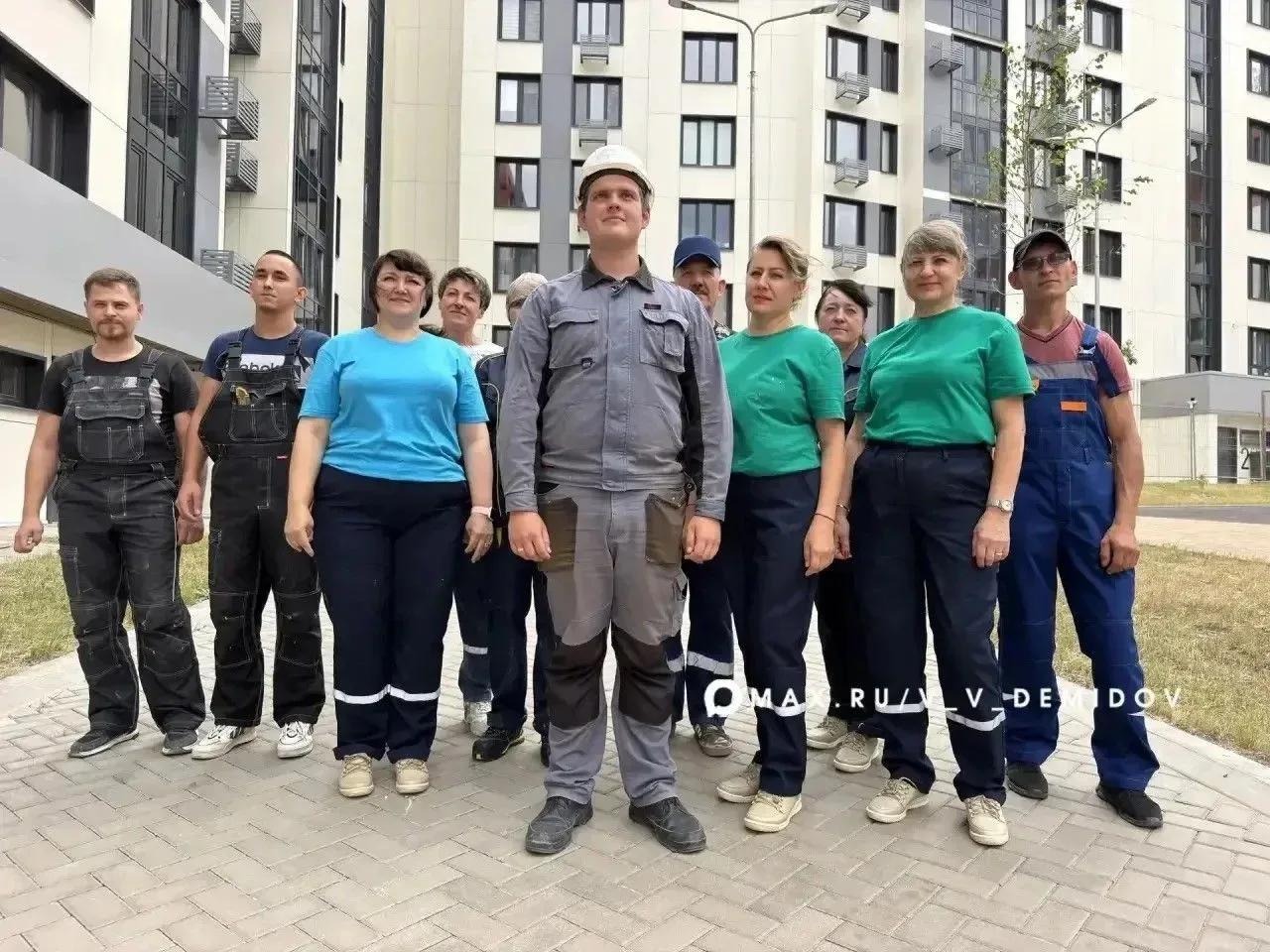 Валентин Демидов поздравил всех причастных ко Дню строителя и поблагодарил за непростой труд в приграничном Белгороде.
