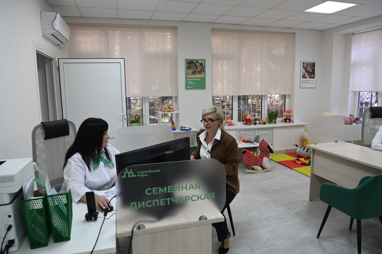 Руководство Белгорода поздравляет работников и ветеранов учреждений социальной защиты населения с профессиональным праздником.