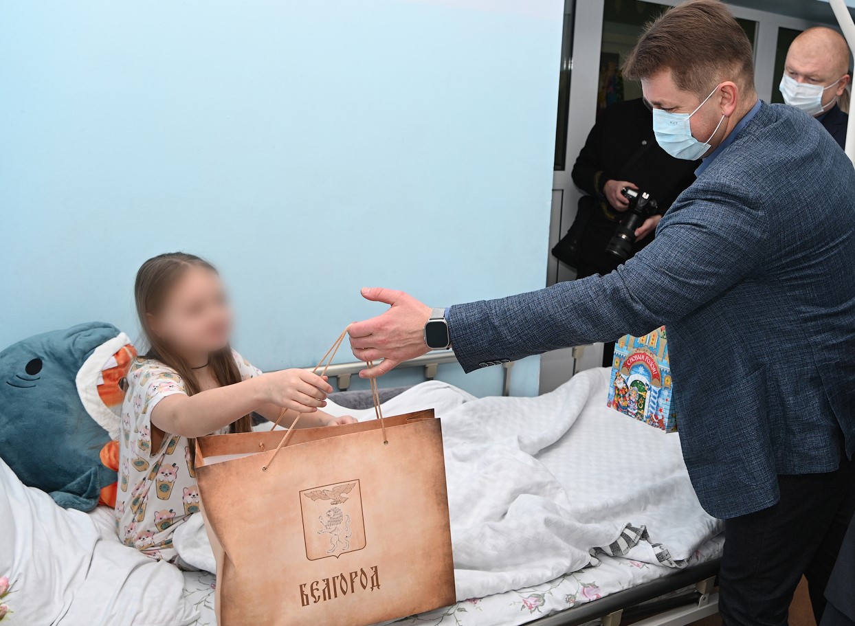 100 тысяч рублей выплатило региональное отделение Соцфонда России белгородским детям, пострадавшим от агрессии Украины.
