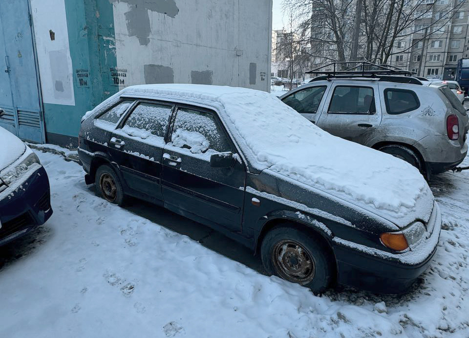 Просим владельцев убрать с улиц брошенные автомобили!.