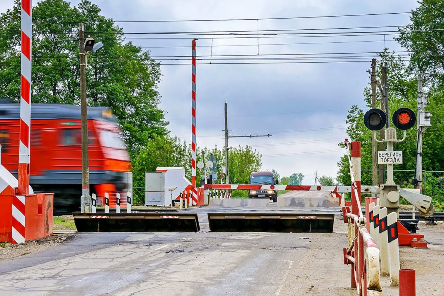 В области проходит профилактическая акция «Уступи дорогу поездам!».