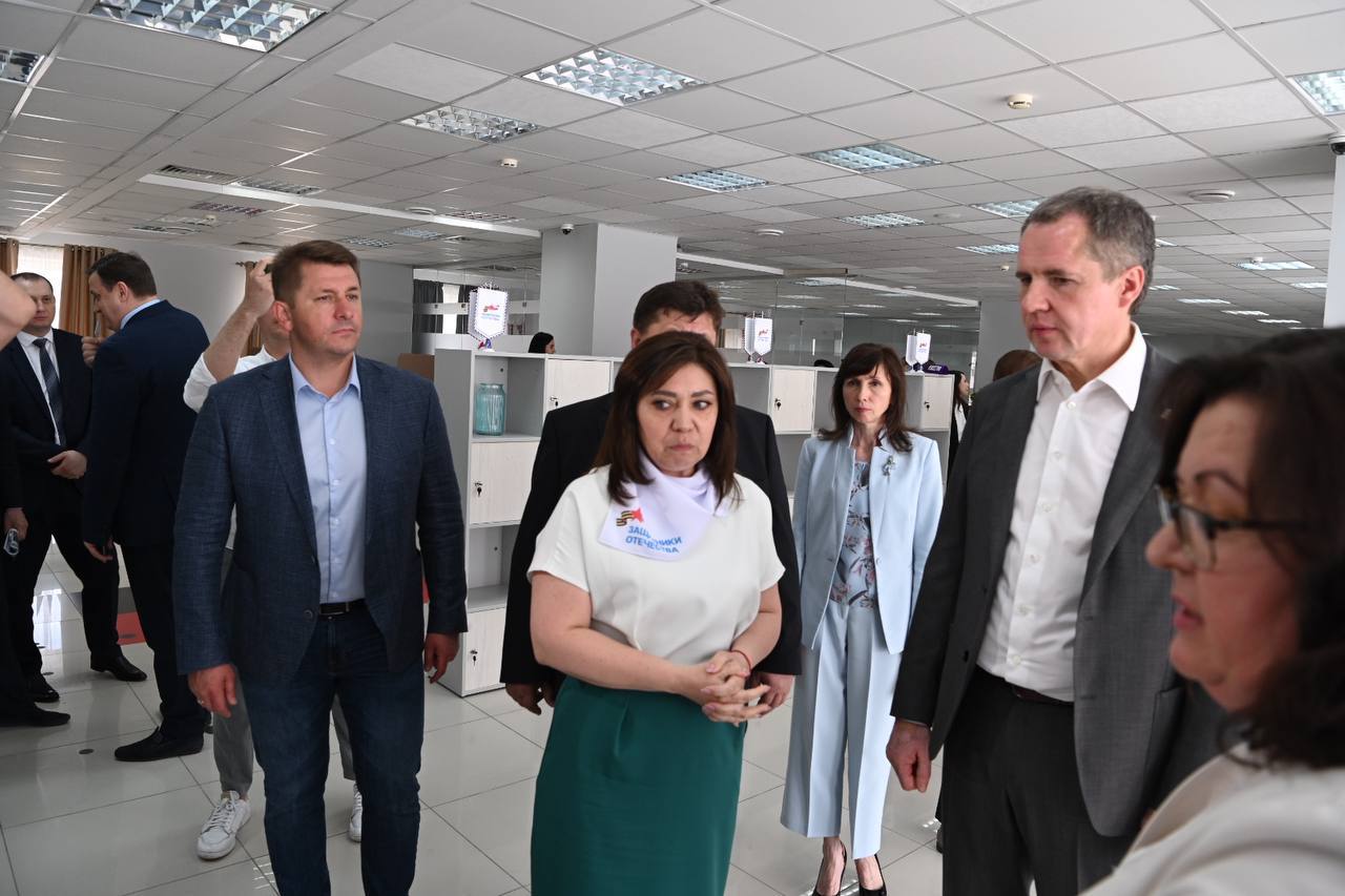 Вячеслав Гладков и Валентин Демидов посетили филиал государственного фонда «Защитники Отечества».