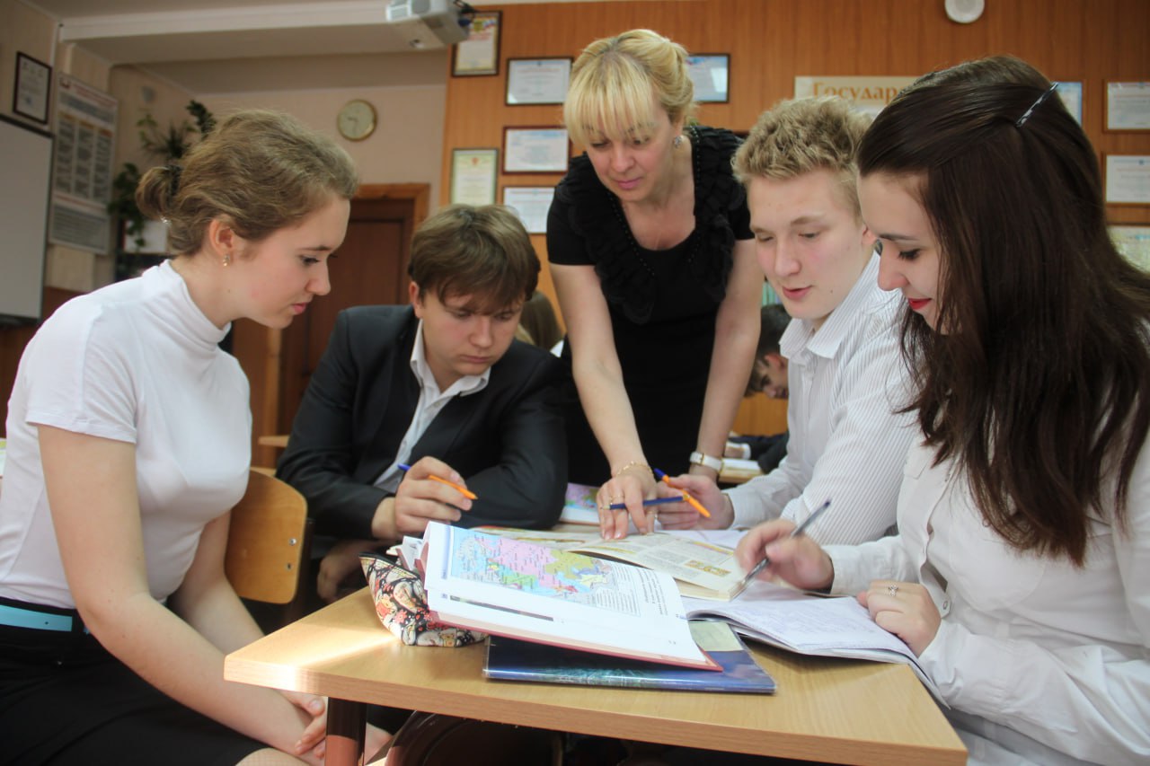 Наталья Мухартова из Белгорода стала заслуженным учителем РФ.