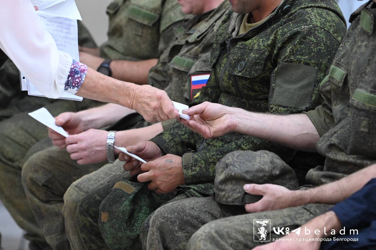В Центре образования № 1 прошла встреча с военнослужащих ВС РФ.