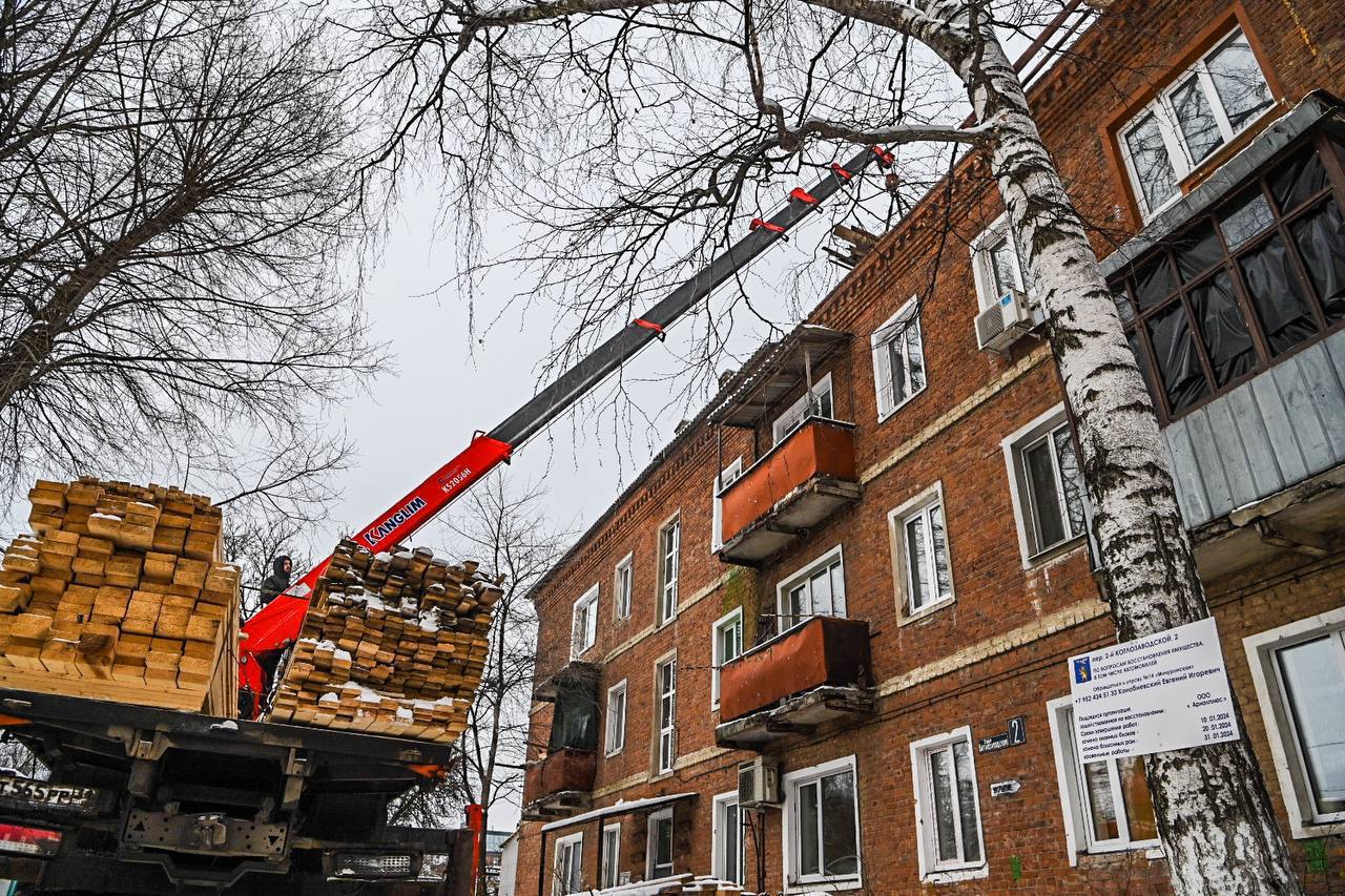 Практически безостановочно с 30 декабря в Белгороде идут восстановительные работы.