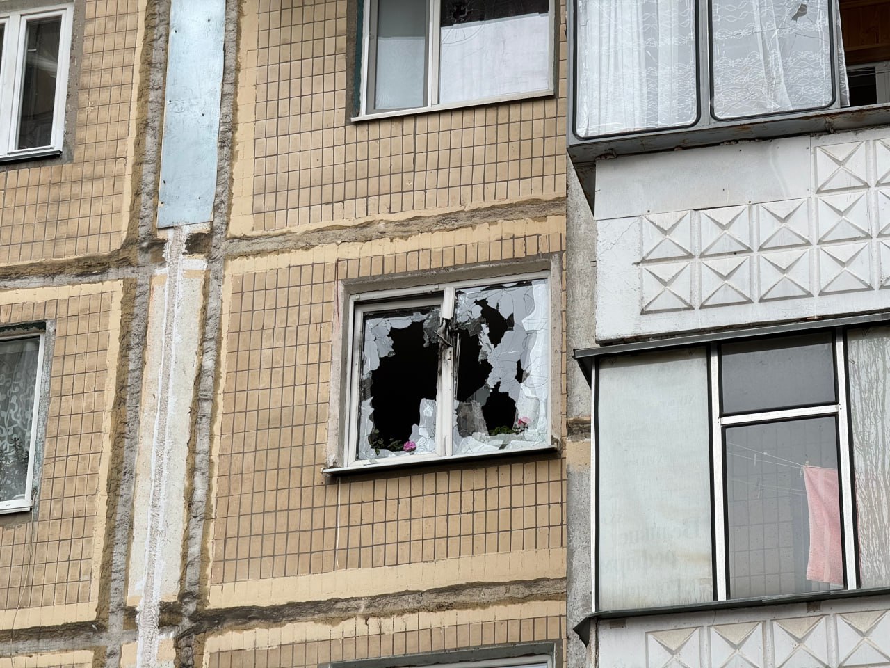 В Белгороде погиб один человек в результате атаки ВСУ с помощью БПЛА самолётного типа.