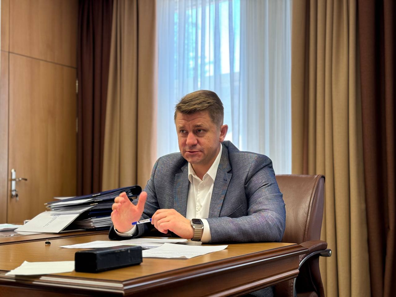 В прямом эфире глава администрации Белгорода Валентин Демидов ответил на вопросы горожан.