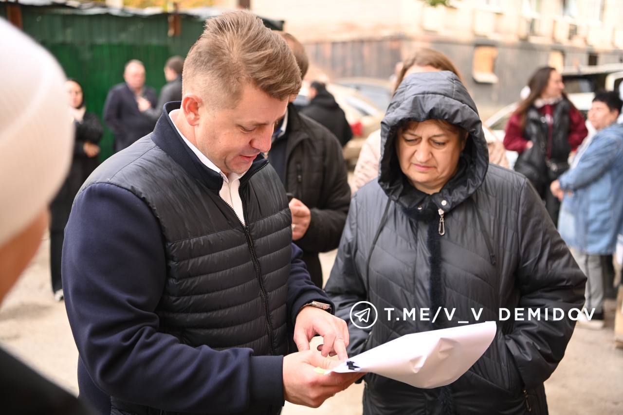 Глава администрации Белгорода Валентин Демидов ответил на вопросы горожан в прямом эфире.