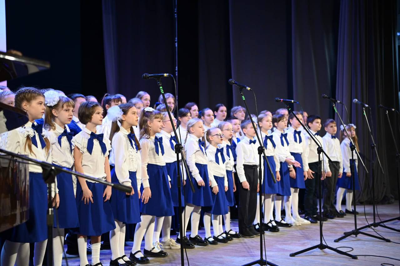 В Белгороде проходит городской фестиваль-конкурс вокально-хорового творчества детей и молодёжи.