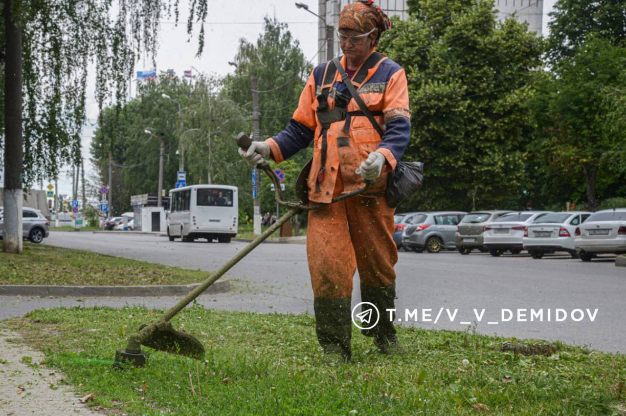 Специалисты «Белгорблагоустройства» ежедневно обеспечивают порядок и развитие городской среды.