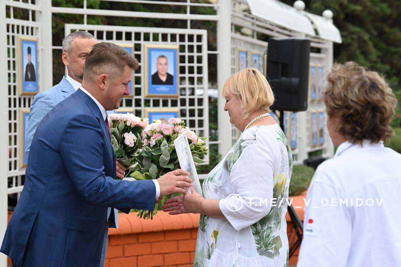 В Белгороде открыли обновлённую Доску Почёта в преддверии Дня города.