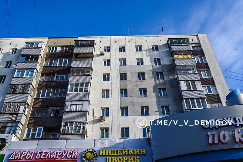 Восстановление дома в центре Белгорода после удара беспилотника проверил мэр города Валентин Демидов.