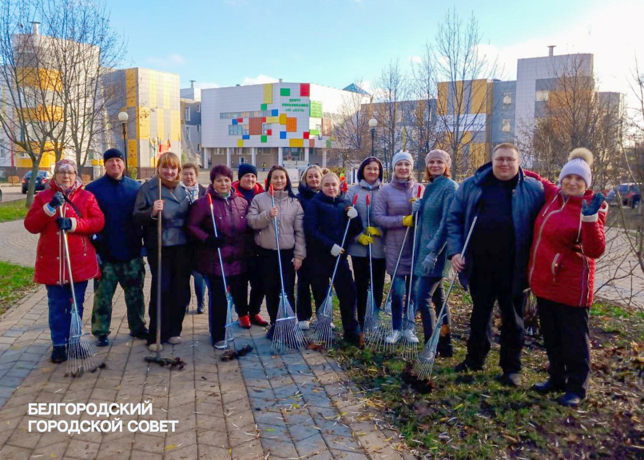 Обновлённый сквер «Комсомольский» привели в порядок перед зимой.