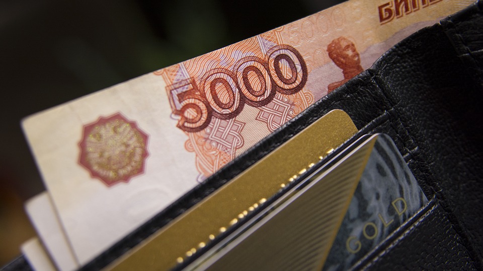 МРОТ с 1 января увеличился на 18,5% и составил 19 242 рубля в месяц.