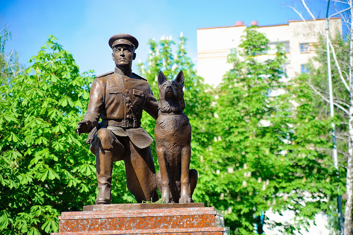 Памятник капитану милиции Ф.С. Хихлушке