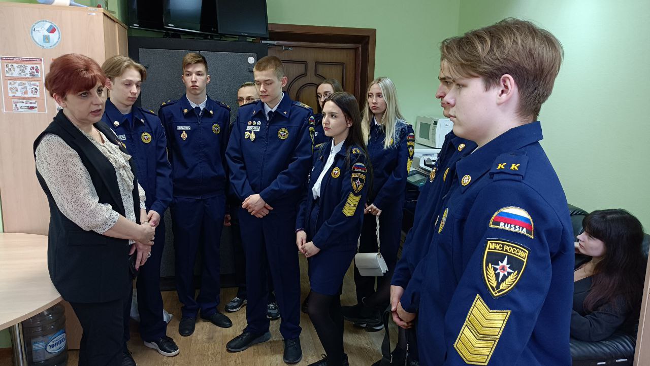 Клуб будущих избирателей школы № 45 побывал в гостях у Белгородской городской ТИК.