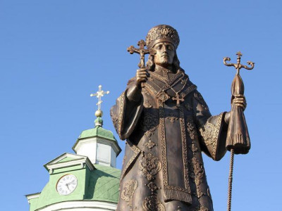 Памятник Святителю Иоасафу Белгородскому