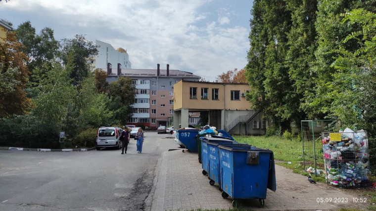 В Белгороде УК привела в порядок контейнерную площадку.