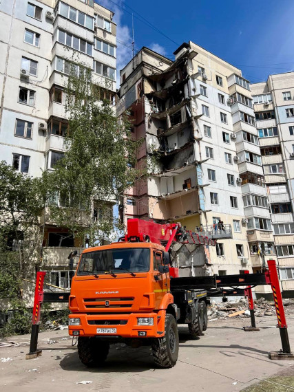 Валентин Демидов проверил, как идёт демонтаж поврежденной части дома Щорса, 55а.