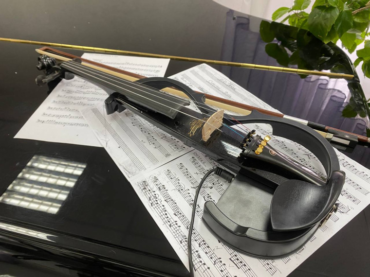 Детская музыкальная школа №4 получила новые инструменты в рамках грантового проекта «Сквозь поколения», поддержанного Президентским фондом культурных инициатив.