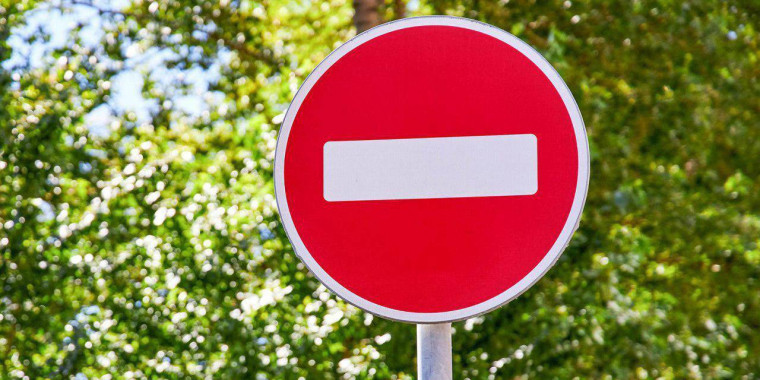 В Белгороде ограничено движение по улице Попова в районе дома №35. В Белгороде ограничено движение по улице Попова в районе дома №35.