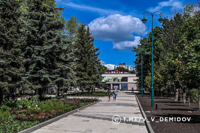 В Центральном парке продолжается благоустройство. Управлением капитального строительства проводится контроль работ.. В Центральном парке продолжается благоустройство. Управлением капитального строительства проводится контроль работ..