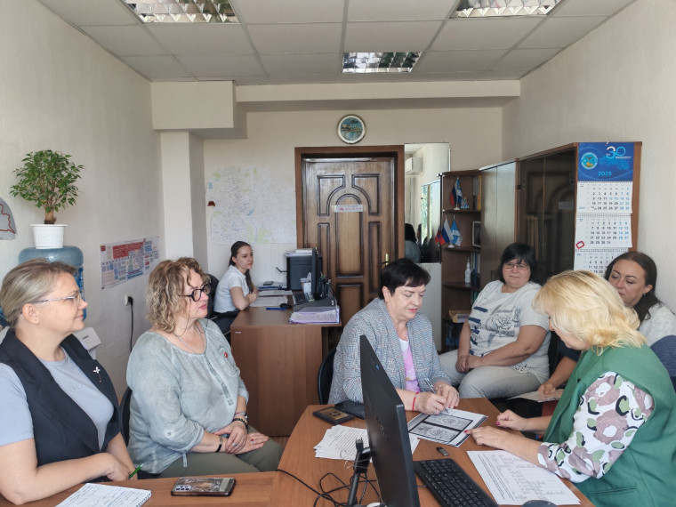 Горизбирком продолжает принимать документы от кандидатов. Горизбирком продолжает принимать документы от кандидатов.
