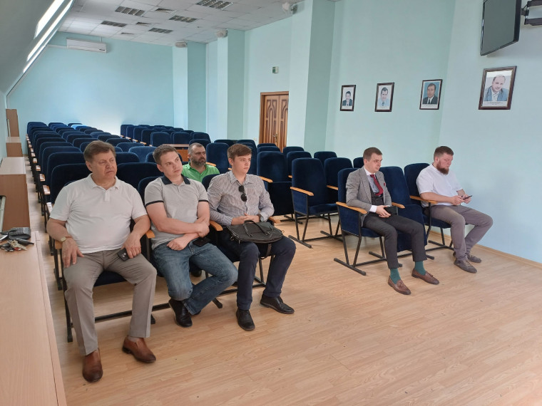 Белгородская городская территориальная избирательная комиссия провела жеребьевку по размещению наименований избирательных объединений в бюллетене для голосования по единому избирательному округу.