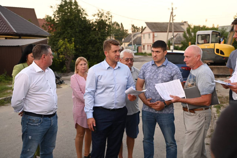 Валентин Демидов встретился с жителями частного сектора улиц Пушкарная и Донецкая.
