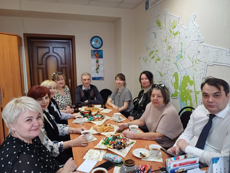 Горизбирком встретил гостей из Приморского края.