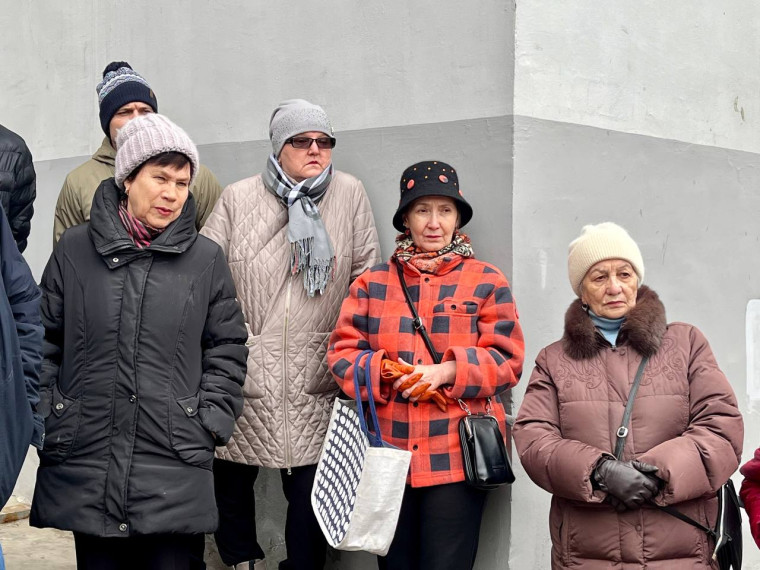 Мэр Белгорода встретился с жителями 27-го многоквартирного дома по ул. Губкина.