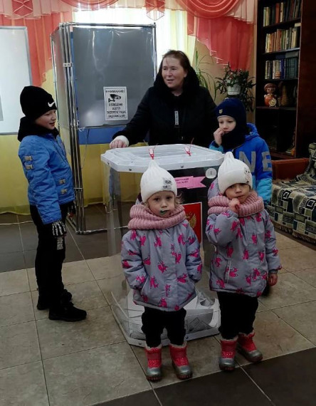 Жители Белгорода приходят на выборы всей семьёй.