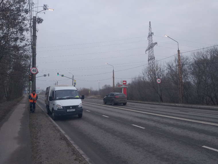 Максимальная скорость ограничена на участке автодороги улицы Костюкова до 40 км/ч.