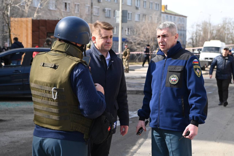 Управы проводят поквартирный обход в домах, попавших в зону очередного обстрела Белгорода.