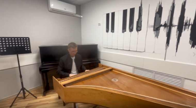 Валентин Демидов: В Белгороде началась новая история клавирной музыки. Первый клавесин доставили в музыкальную школу № 2.