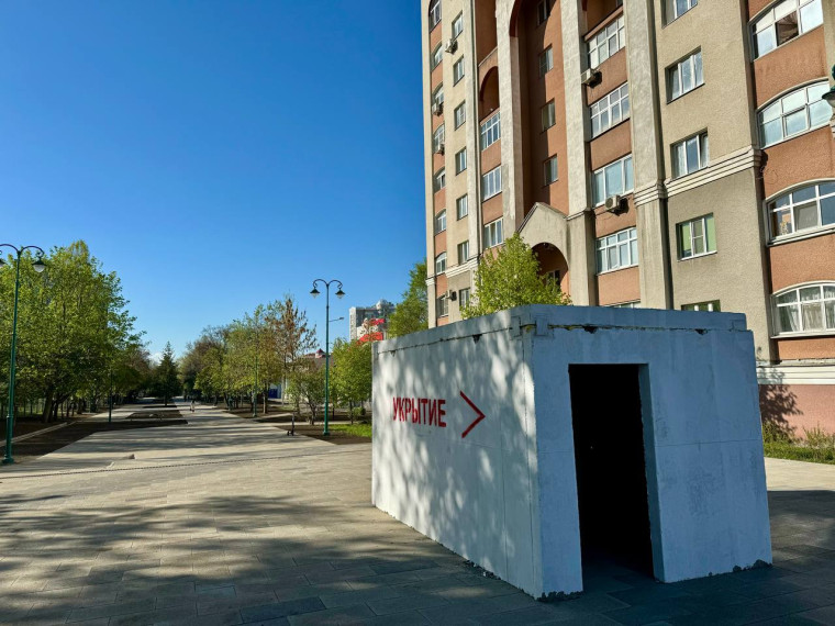 В Белгороде продолжается установка бетонных модульных укрытий.