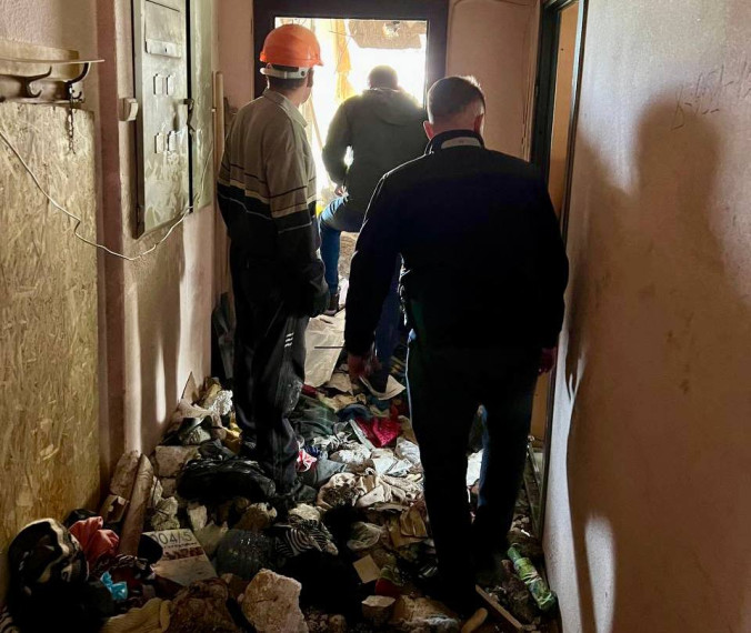 Валентин Демидов проверил, как идёт демонтаж поврежденной части дома Щорса, 55а.
