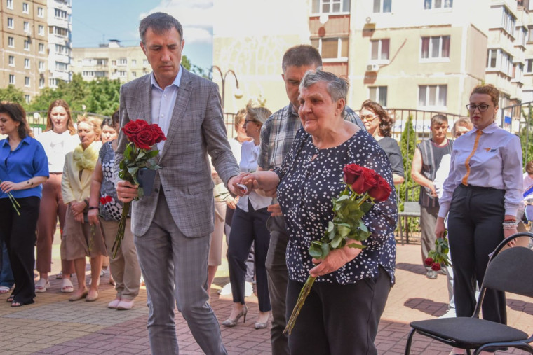 В Белгороде увековечили память героя СВО Анатолия Берестового.
