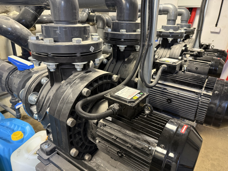 В сквере у храма Почаевской иконы Божией Матери продолжаются пусконаладочные работы фонтана.