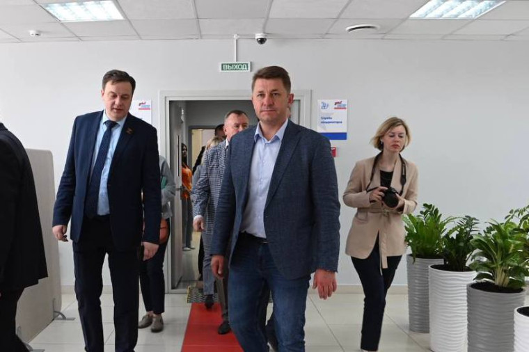 Вячеслав Гладков и Валентин Демидов посетили филиал государственного фонда «Защитники Отечества».