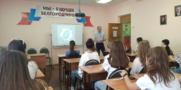 Дмитрий Сиротенко пообщался со школьниками – участниками первой лагерной смены.